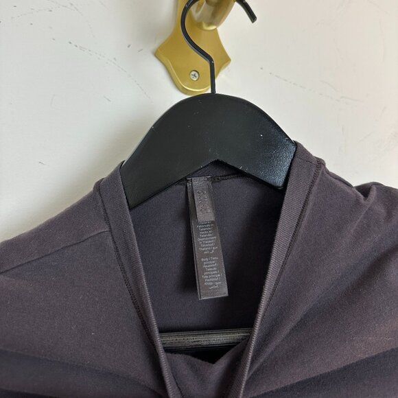 SKIMS Stretch Cotton Tee in Iron Size XX-Small - Picture 5 of 10